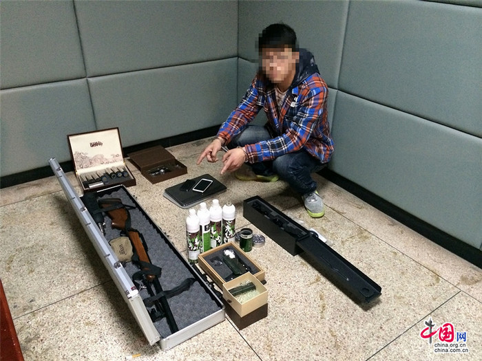 В Китае 19-летнего юношу приговорили к пожизненному заключению за нелегальный импорт пневматического оружия