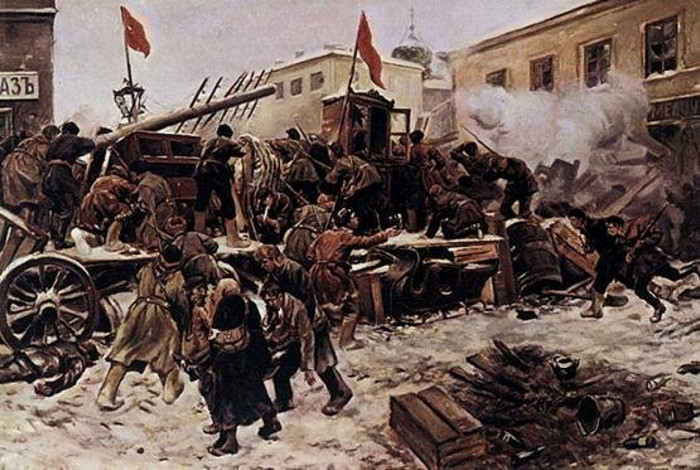 Вооруженным превосходными по тем временам трехлинейками Мосина и пулеметами Максима полиции и войскам удалось подавить восстание 1905 года и последовавшие за ним беспорядки 1906-07 годов. 