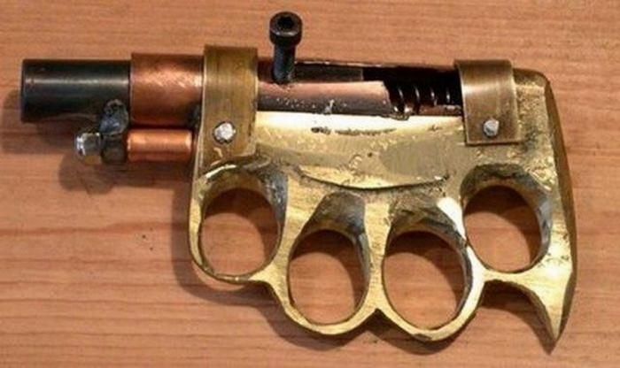 Бандитский пистолет-кастет