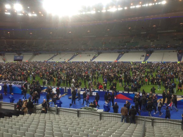 Стадион Stade de France после взрыва