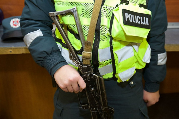 Полиция Литвы отказалась от автоматов Калашникова