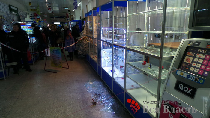 В Запорожье со стрельбой ограбили ювелирный магазин