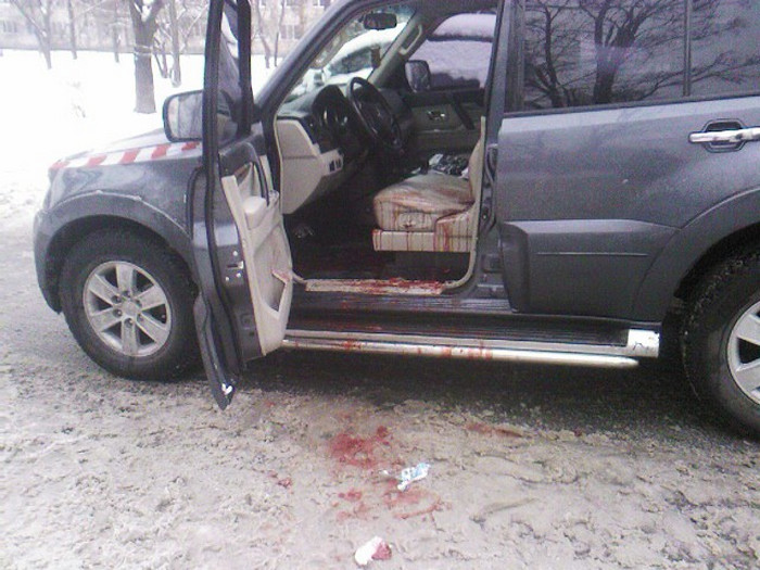 В Киеве произошло ДТП с поножовщиной, женщину госпитализировали с множественными ранениями