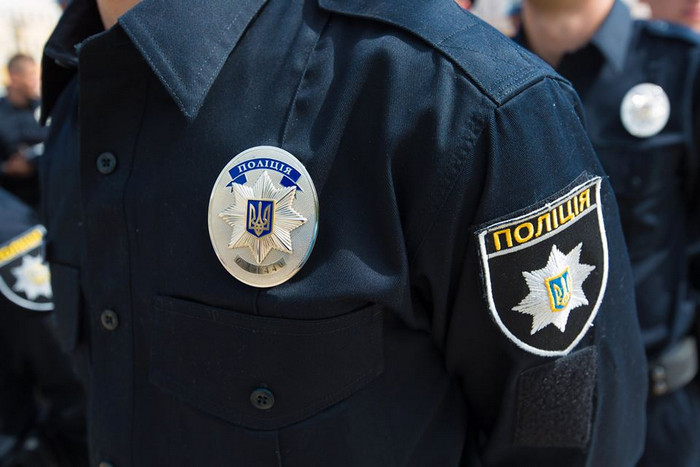 В Запорожье полицейский случайно выстрелил в себя
