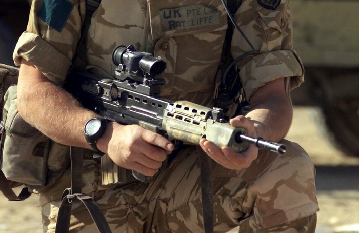 L85 – типичная буллпап винтовка времен Холодной войны