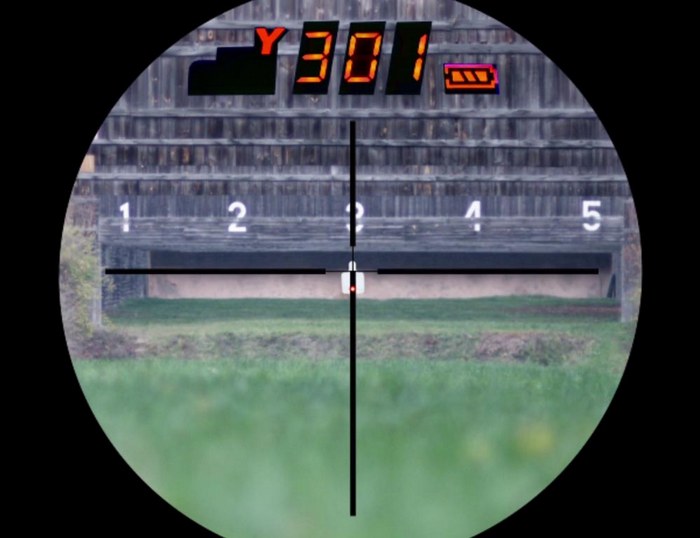 Изображение, которое видит стрелок в видоискателе Intelligent Combat Sight steiner-optics.com