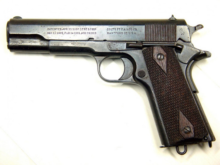 Пистолет Model 1911 с гравировкой 