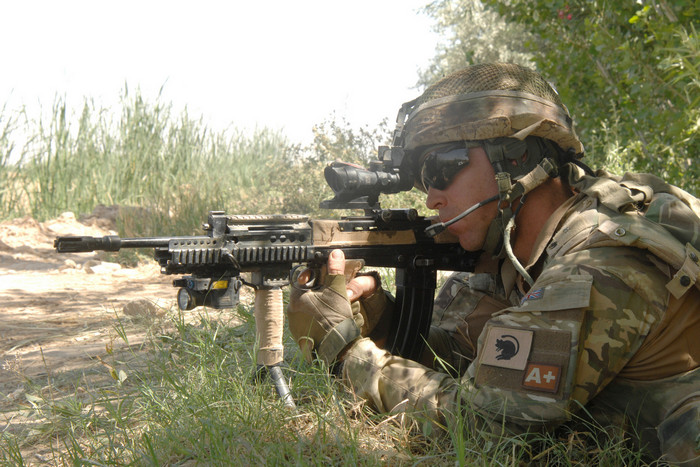 Гвинтівка з компонуванням булпап L85A3