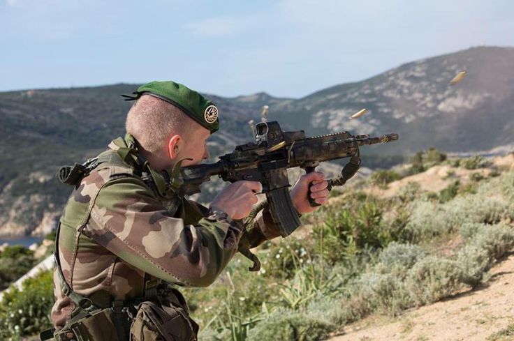 French Foreign Legion 2REP commando fires HK416 assault rifle while training with CPA 20