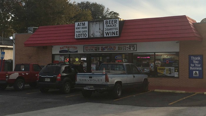 Clerk shoots, kills would-be robber at Florida food store
