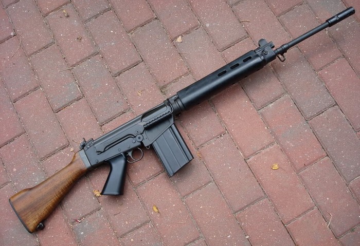 ​Бельгийская автоматическая винтовка FN FAL