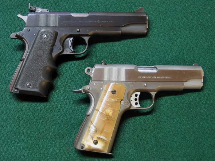 Два пістолетів Colt 1911