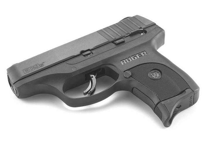 Ruger EC9s з вирізаними у кожусі-затворі прицільними пристосуваннями за розмірами можна порівняти зі S&W M&P Shield 2.0 та Glock 43.
