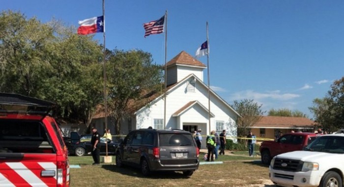 Место убийства 26 человек в городе Сатерленд Спрингс, штат Техас