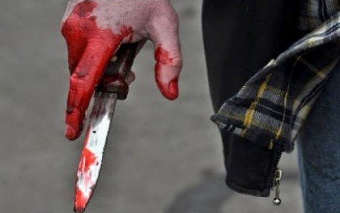 У Луцьку патрульний поліцейський вдарив ножем чоловіка