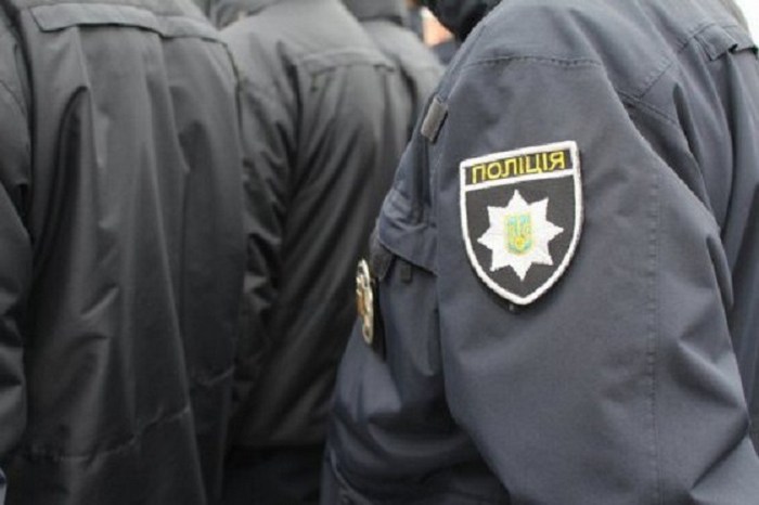 На Київщині чоловік жорстоко побив палицею двох поліцейських