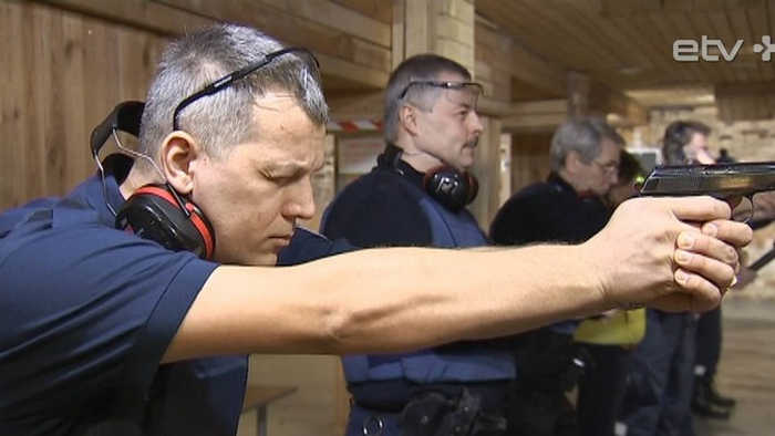 Іспити на носіння зброї в Естонії 