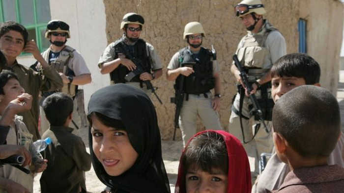 Працівники ПВК DynCorp, які тренували поліцію в Афганістані, 2006 рік 