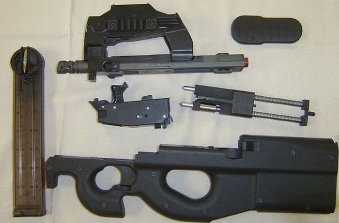 Неполная разборка FN P90