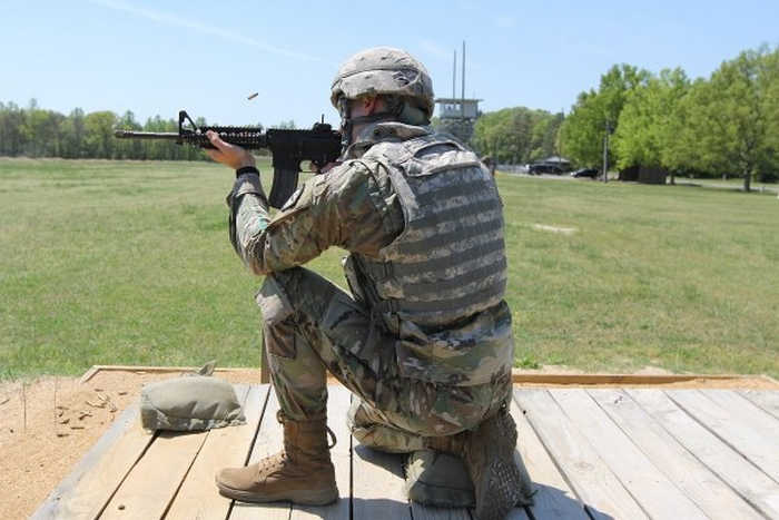 Некоторые карабины M4A1 стреляют без нажатия на спусковой крючок.