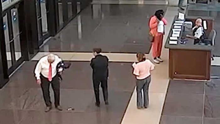 Judge Drops Gun in Courthouse Lobby