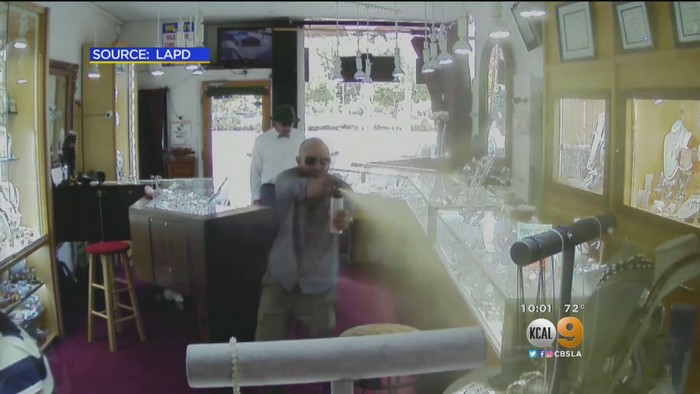 Search On For Studio City Pepper Spray Bandits