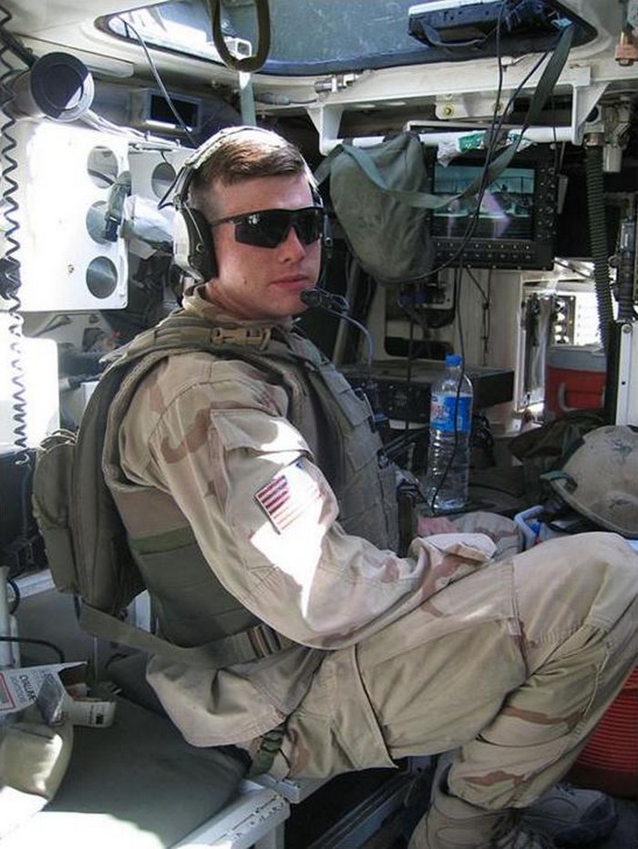 Джек Мерфи (Jack Murphy), в этот раз – командир боевой бронированной машины «Страйкер» в Ираке в 2005 году.