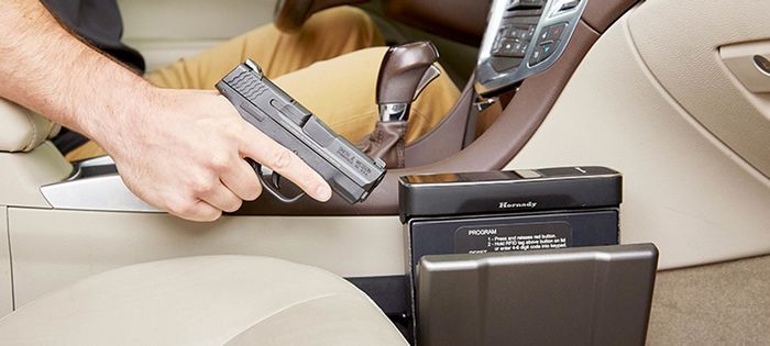 Шість порад по прихованому носінню зброї в автомобілі
