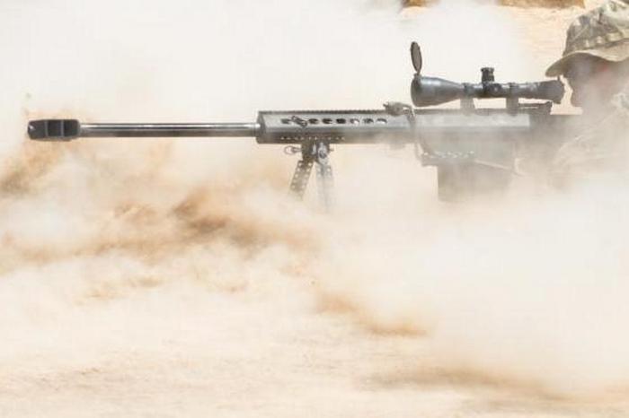 Снайперская винтовка M107 калибра .50 на учебном курсе снайпера армии США