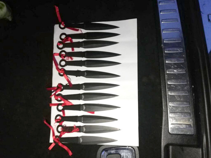 Вилучені ножі