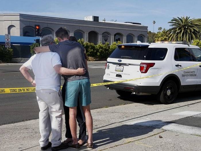 Озброєний чоловік зупинив криваве побоїще в каліфорнійській синагозі