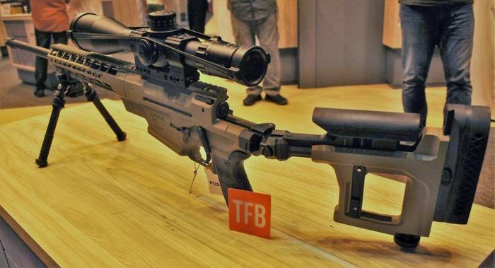Снайперська гвинтівка CSR 308 з відкритим шарніром прикладу.