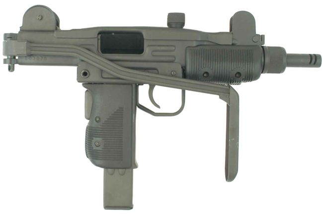 Пистолет-пулемет Mini-Uzi со сложенным прикладом.