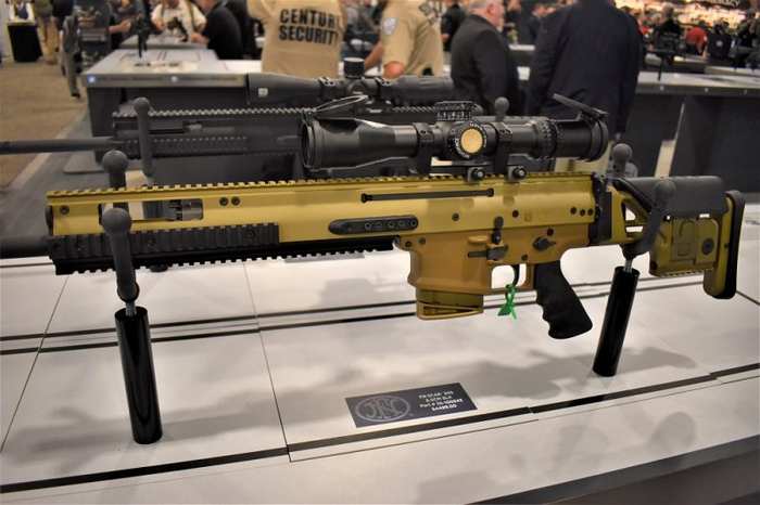 Новинка сумісна з магазинами FN SCAR 17S на 10 на 20 набоїв.