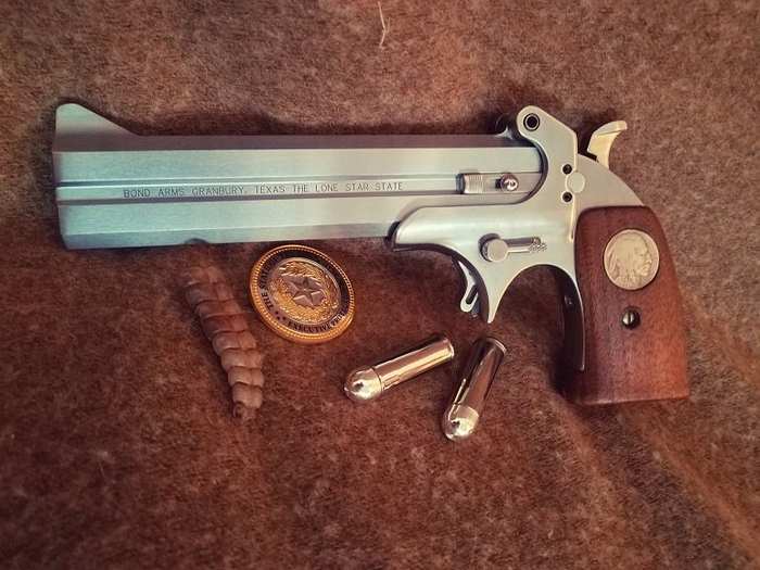 Пістолет Bond Arms Texan з 6-дюймовим стволом під набій .45 Long Colt/.410.