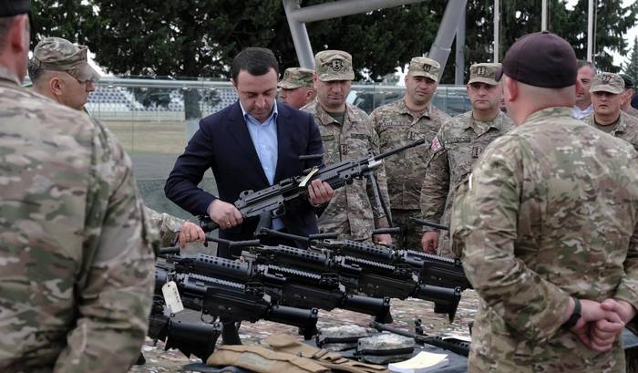 Армія Грузії отримала американські кулемети М249