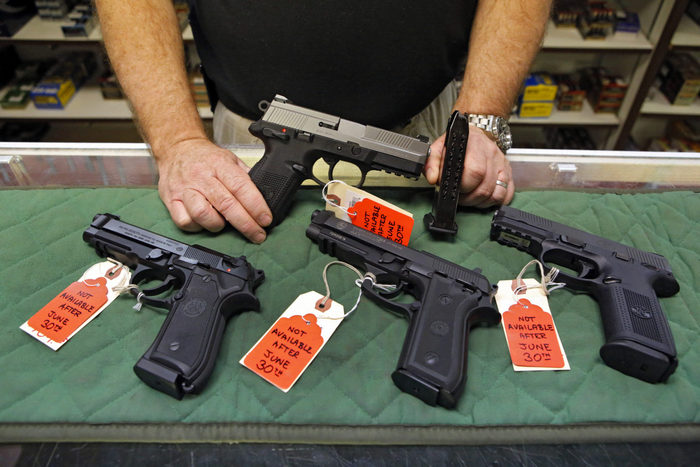   Іллінойс продовжує лідирувати за кількістю продажів зброї в США