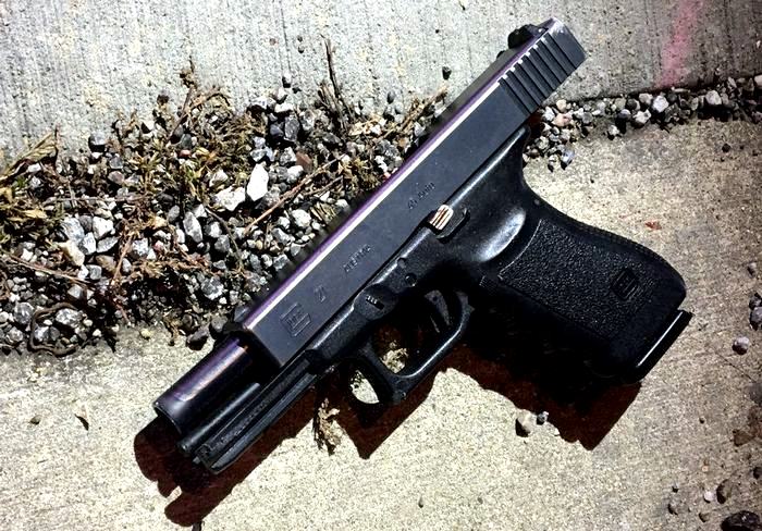 На місті загибелі Найтенгейла виявили пістолет Glock 21 під набій .45 ACP.