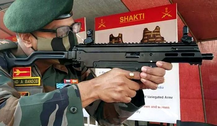 Новий індійський пістолет-кулемет Asmi