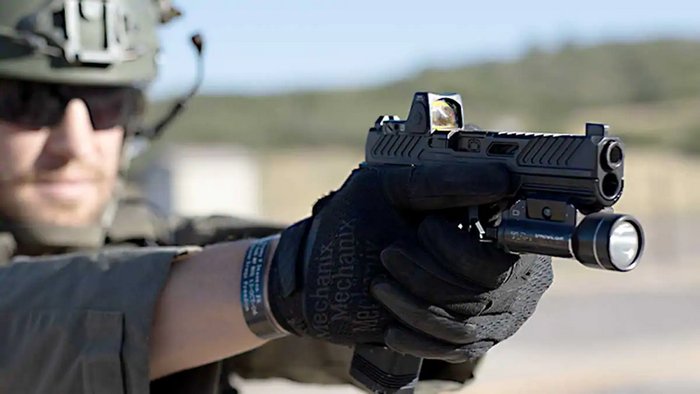 Виробник створив окремий сайт, де правоохоронці та військові можуть замовити тестові зразки пістолета.