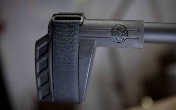 Приклад стабілізуючої опори на AR-подібному пістолеті.