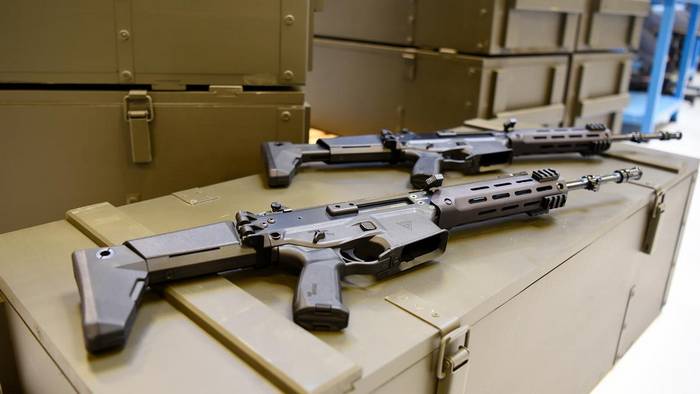 Контракт між міністерством оборони та Радомським заводом підписаний на поставку 56 тис. гвинтівок.