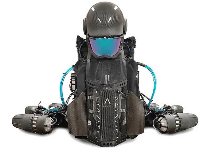 Гравітаціний реактивний костюм від Gravity Industries, що літає завдяки шести реактивним двигунам зі швидкістю 120 км/год. Комерційна версія.