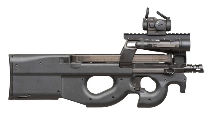 Не менш інноваційним, ніж калібр 5.7x28, є пістолет-кулемет FN P90 в дизайні булл-пап з прямим затвором, швидкострільністю 900 пострілів на хвилину й прозорим магазином на 50 набоїв, що розташовується горизонтально над стволом. При довжині ствола 10,4 дюйма / 263 мм довжина P90 складає всього 19,9 дюйма / 500 мм.