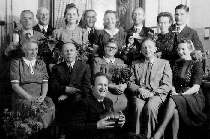 Коллеги Шмайссера с супругами в Ижевске, фото 1951 года.