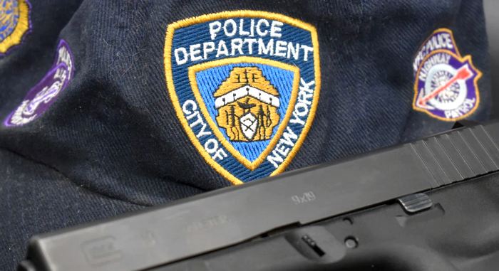 Поліція Нью-Йорка переходить на більш “легкий” спуск в пістолетах