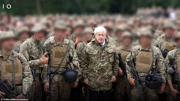 Навчання українських військових відвідав Борис Джонсон.