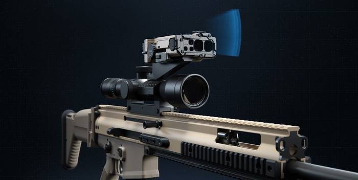 Балістичний комп’ютер FN Elity встановлений на приціл гвинтівки FN SCAR-H 
