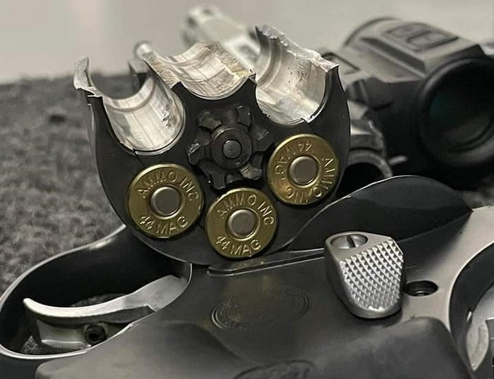 Ka-boom револьвера під .44 Magnum