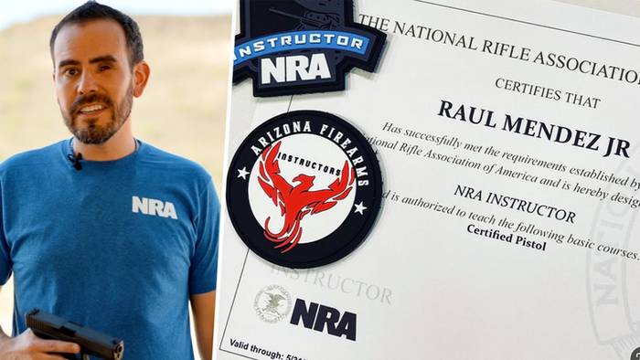 Рауль Мендез і його сертифікат інструктора NRA.